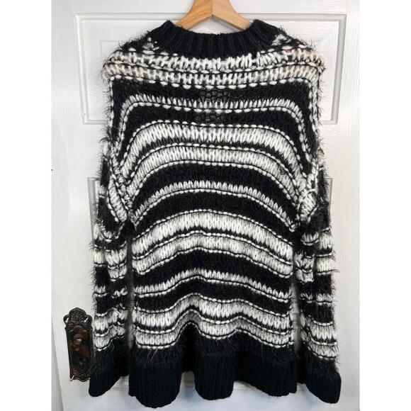 Topshop Black White Striped Crew Neck Fuzzy Chunky Knit Sweater Sz S Oversized - Picture 4 of 9